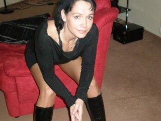 Claudia4Real - Musik, Realtreff, Outdoor und Parkplatztreff. - Ich suche Realdates. Bin wieder solo und suche hei�en Sex - real. Liebe es, an au�ergew�hnlichen Orten genommen zu werden. - Alter: 39 / Steinbock - Gr&ouml;&szlig;e: 163 / sportlich - Geschlecht: weiblich - Ausrichtung: heterosexuell - Haare: schwarz / lang - Piercing: keins - BH-Gr&ouml;&szlig;e: B - Hautfarbe: weiss - Augen: braun - Rasur: nicht rasiert