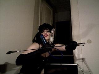 Alter: 33 / Sch�tze - Gr&ouml;&szlig;e: 168 / sportlich - Geschlecht: weiblich - Ausrichtung: bisexuell - Haare: br�nett / mittellang - Piercing: keins - BH-Gr&ouml;&szlig;e: C - Hautfarbe: weiss - Augen: braun - Rasur: teilrasiert