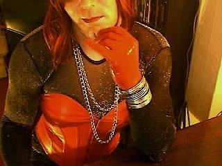 TransBizarr - Highheel & StiefelLady erwartet Dich!