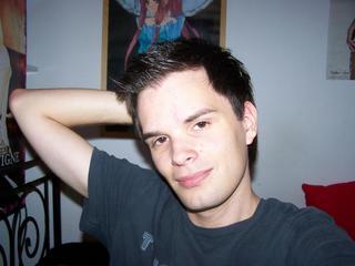 Devoter Boy sucht dich - Einer geht noch, einer geht noch rein. ;)