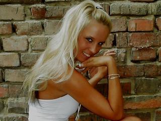 BlondieKiss - Bin f&uuml;r alles zu haben.