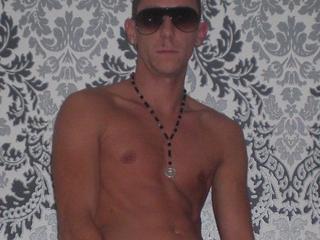 1388548 320x240 Bad Gay Boy for you sexy athletischen Körper