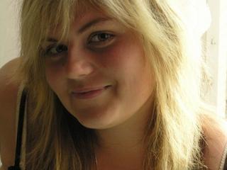 sexylu - Hi, ich bin Lu. Ich zeige dir gerne, was dir gef&auml;llt und dich geil macht! Ich warte nur auf Dich!! Ich mache alles. Ich habe 3 Dildos, eine feuchte Muschi und grosse Titten. Ich liebe cam2cam!!!!