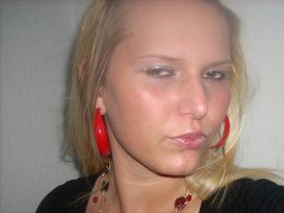 Einmal ist viel zu wenig f&uuml;r mich! - Hallo S&uuml;&szlig;er, ich bin Nadja, und ich bin sexuell ganz schrecklich ausgehungert. Komm doch zu mir, und &auml;ndere diesen Zustand. Auf was ich alles stehe, werde ich Dir dann im Chat verraten. 