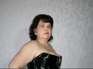 Alter: 49 / Skorpion - Gr&ouml;&szlig;e: 168 / normal - Geschlecht: weiblich - Ausrichtung: bisexuell - Haare: schwarz / mittellang - Piercing: keins - BH-Gr&ouml;&szlig;e: D - Hautfarbe: gebr&auml;unt - Augen: gr&uuml;n - Rasur: vollrasiert
