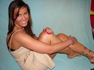 Malena19 - Eine s&uuml;&szlig;e, junge Frau wartet auf dich. 