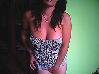nina beluci - Alter: 29 / Fische - Gr&ouml;&szlig;e: 168 / normal - Geschlecht: weiblich - Ausrichtung: bisexuell - Haare: blond / sehr lang - Piercing: mehrere - BH-Gr&ouml;&szlig;e: C - Hautfarbe: gebr�unt - Augen: gr�n - Rasur: teilrasiert