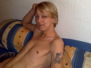 1603842 320x240 Blonder Gay(B)Engel von zart bis hart