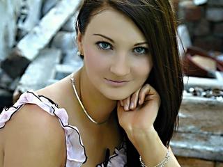 SexySusanne - Hallo Geiler, ich heisse Susanne und bin eine junge Frau, die f&uuml;r alles offen ist. Ich mag alles, was Spass macht, und ich mag es auch, neue Leute kennen zu lernen. Komm zu mir, und du kannst fantastischen Sex erleben. 